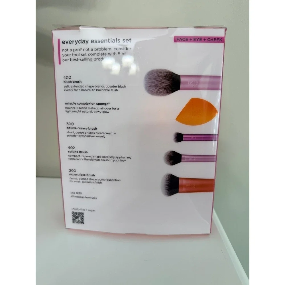 Real Techniques Everyday Essentials Set Makeup Brushes 5pc Pink Orange NWT